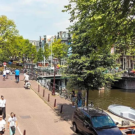 Canal Wow Guest house 3*
