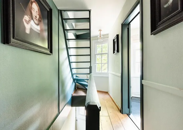 Canal Wow Πανσιόν 3*