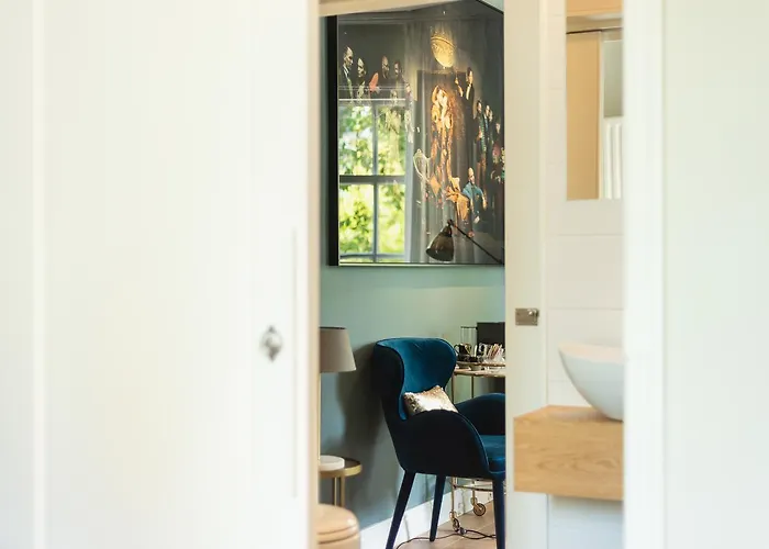 Πανσιόν Canal Wow 3*